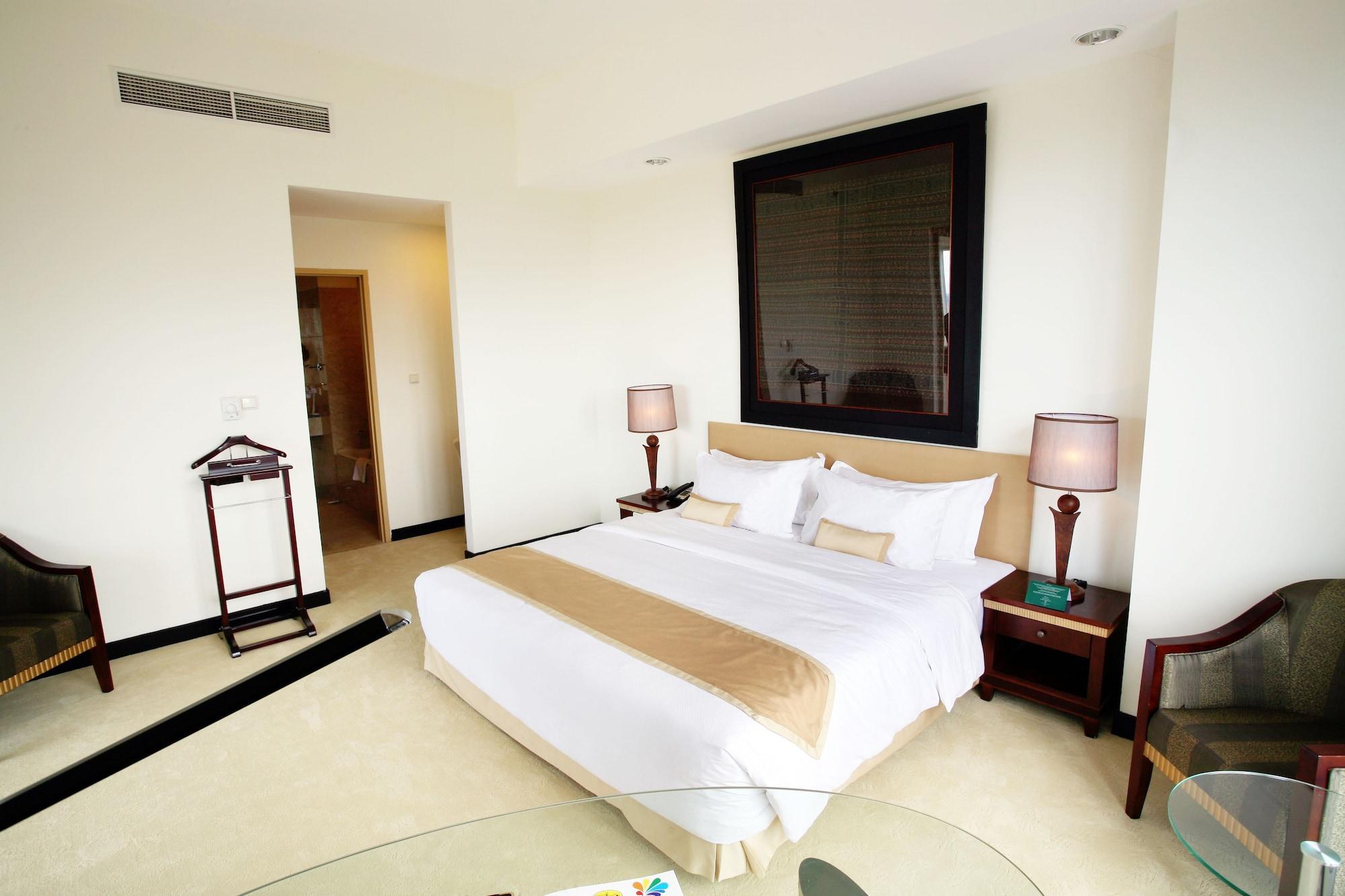 Sintesa Peninsula Hotel Manado Zewnętrze zdjęcie