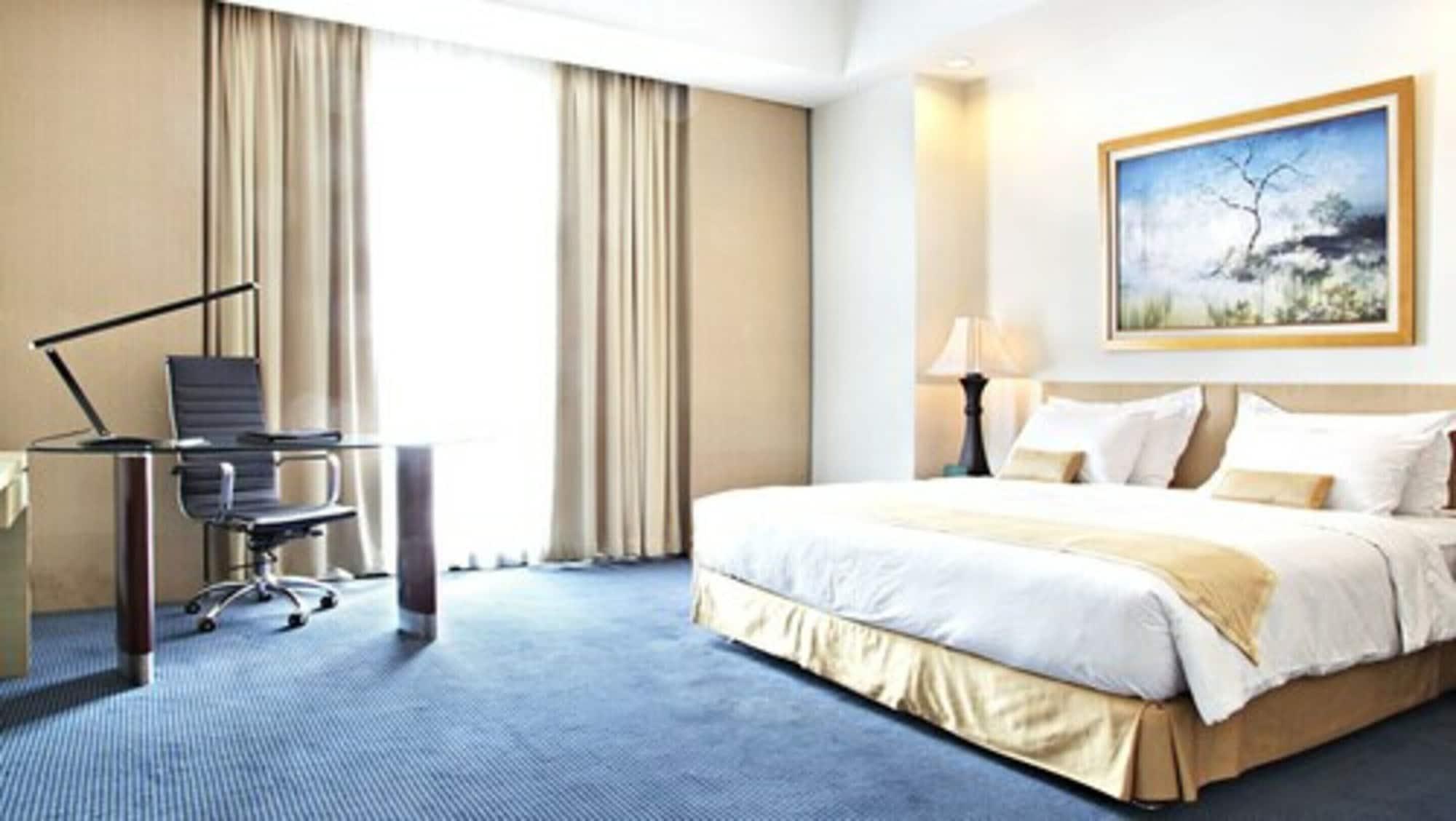Sintesa Peninsula Hotel Manado Zewnętrze zdjęcie
