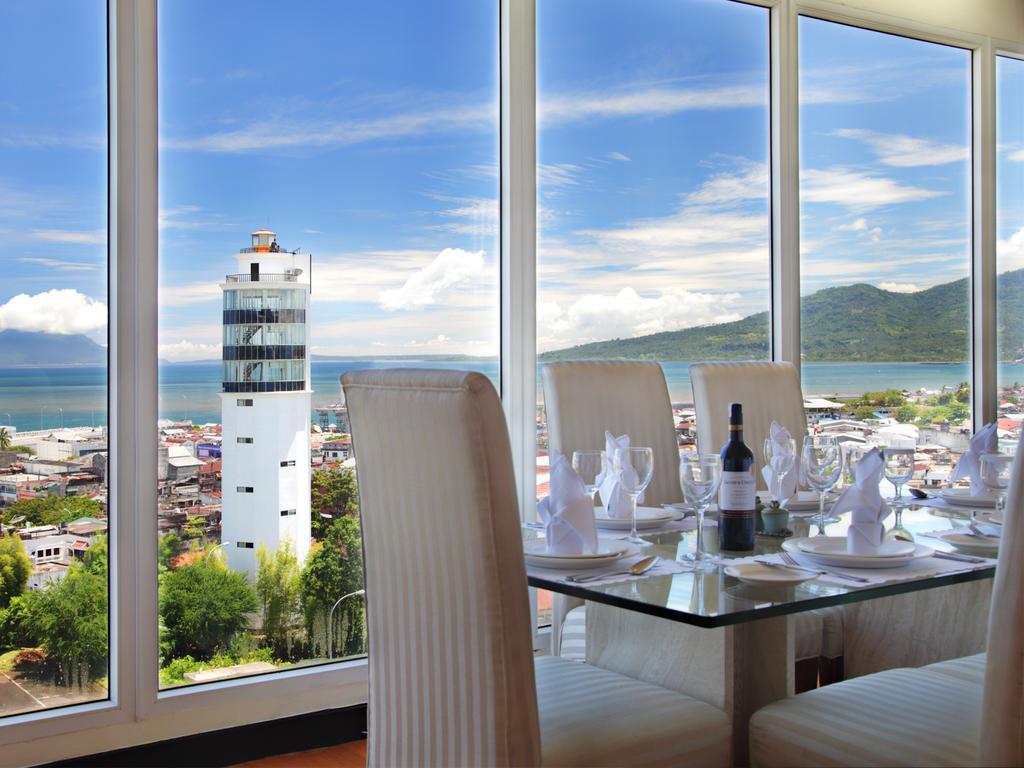 Sintesa Peninsula Hotel Manado Zewnętrze zdjęcie