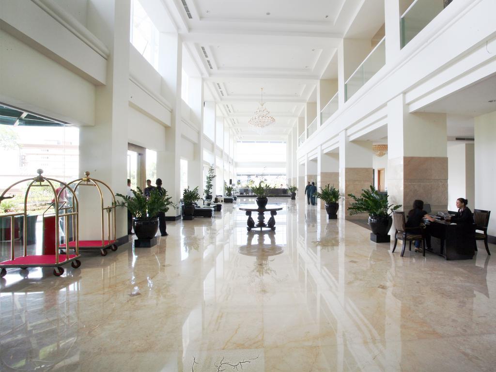 Sintesa Peninsula Hotel Manado Zewnętrze zdjęcie