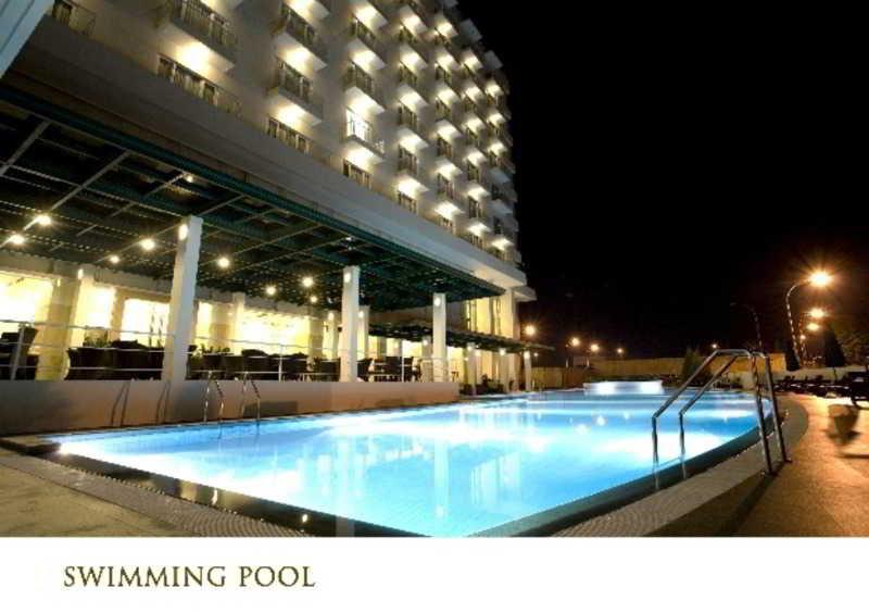 Sintesa Peninsula Hotel Manado Zewnętrze zdjęcie