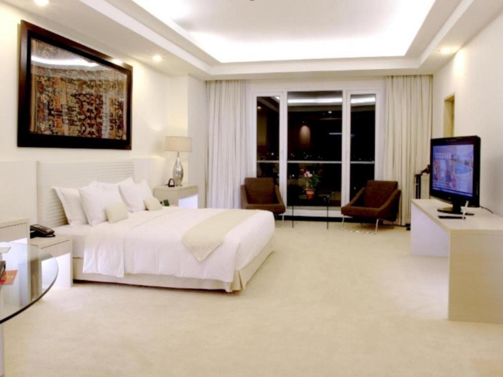 Sintesa Peninsula Hotel Manado Zewnętrze zdjęcie