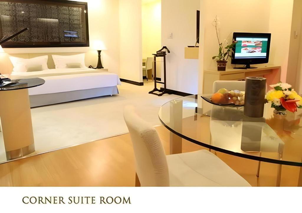 Sintesa Peninsula Hotel Manado Zewnętrze zdjęcie