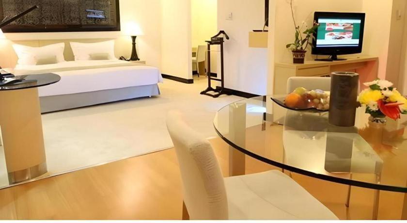 Sintesa Peninsula Hotel Manado Zewnętrze zdjęcie