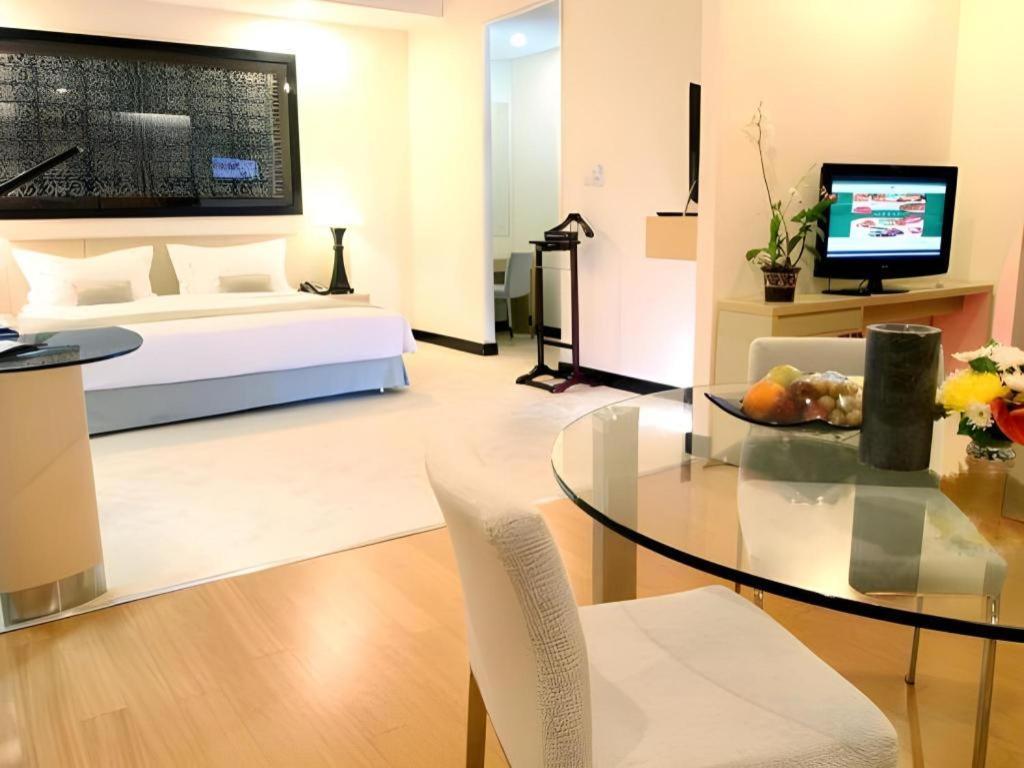 Sintesa Peninsula Hotel Manado Zewnętrze zdjęcie