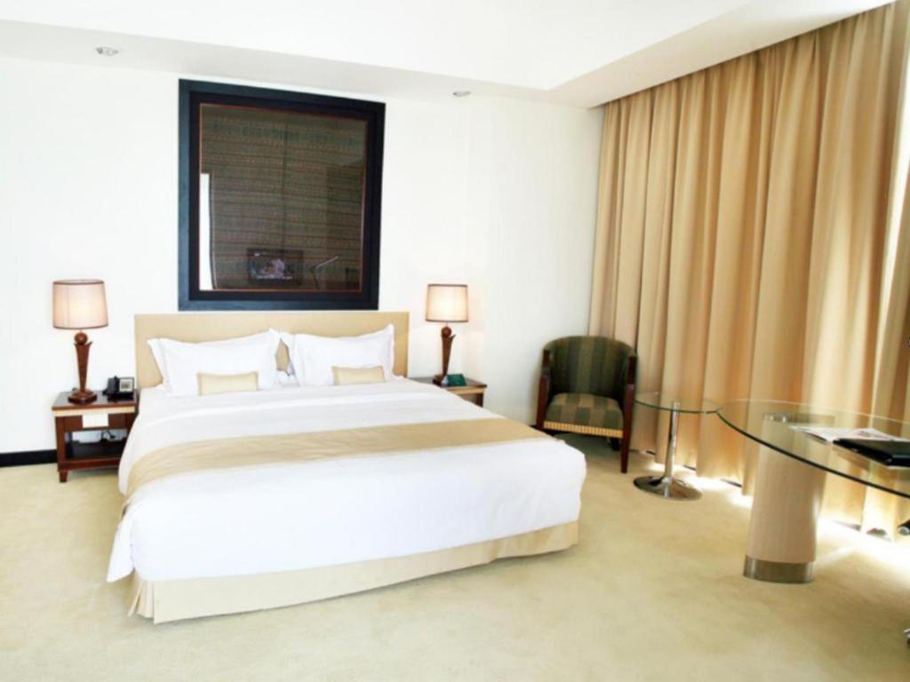 Sintesa Peninsula Hotel Manado Zewnętrze zdjęcie