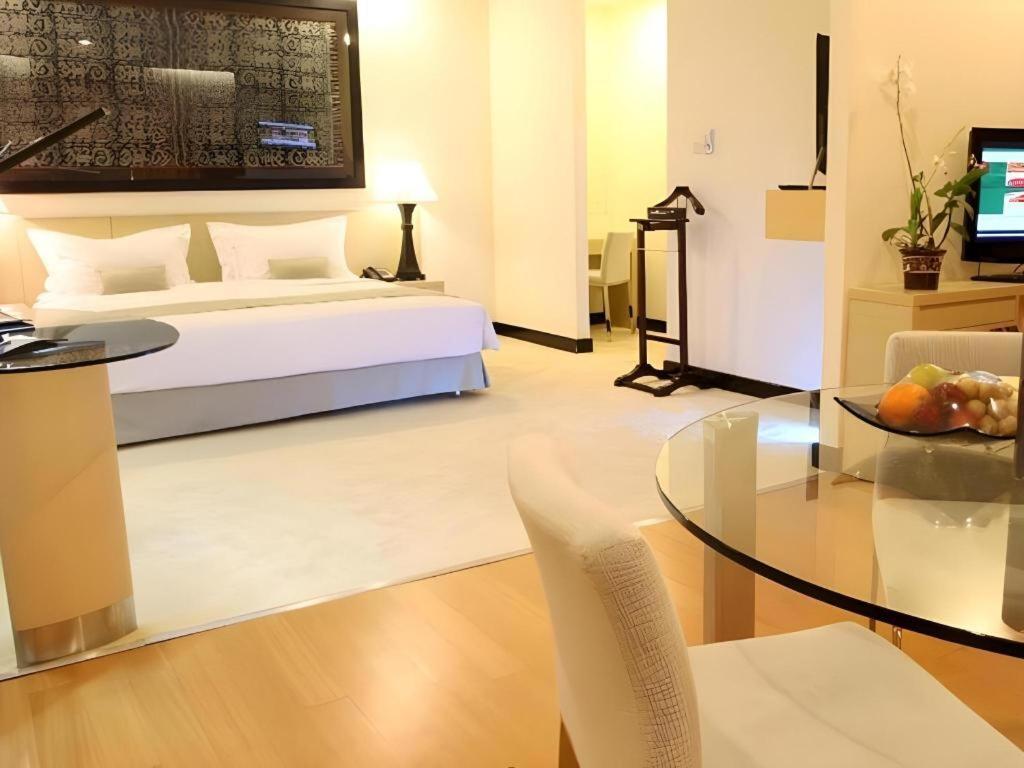 Sintesa Peninsula Hotel Manado Zewnętrze zdjęcie