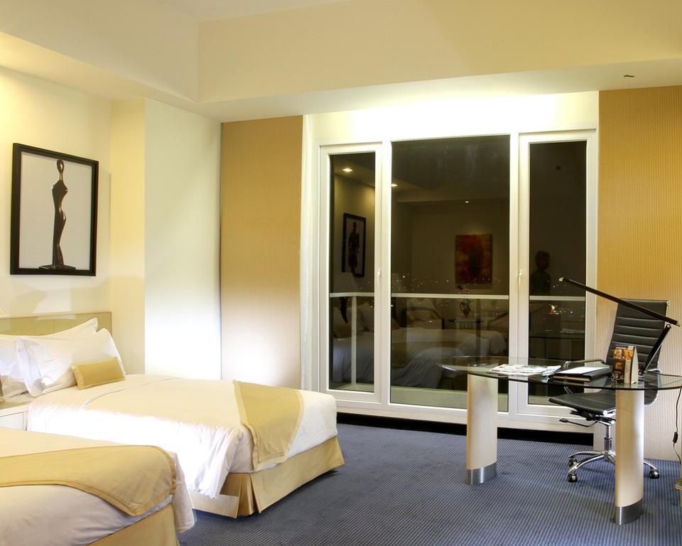Sintesa Peninsula Hotel Manado Zewnętrze zdjęcie