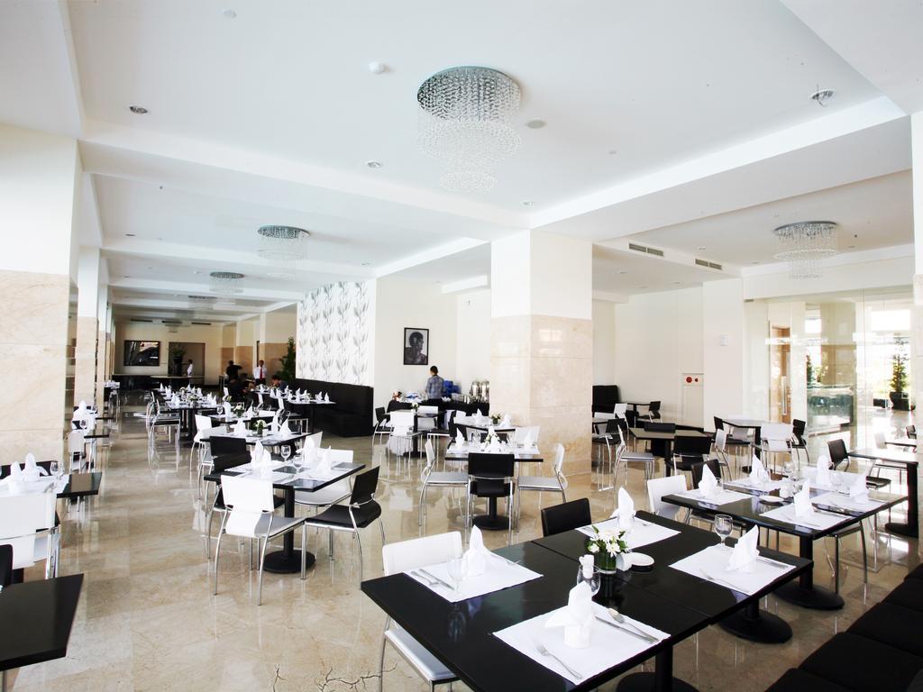 Sintesa Peninsula Hotel Manado Zewnętrze zdjęcie